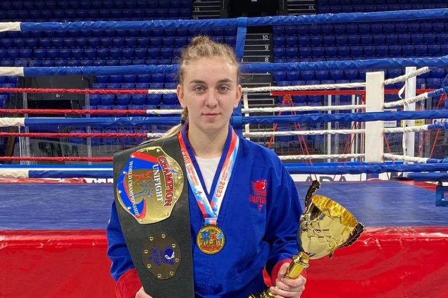 Татьяна Девятова с наградами победительницы первенства мира. Фото из личного архива спортсменки 
