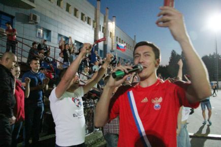 Футбол объединяет!