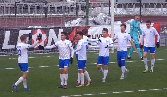 Барнаульское «Динамо» сыграло в Нижнем Тагиле вничью 2:2 с местным «Уральцем-ТС» и завершило сезон на седьмом месте