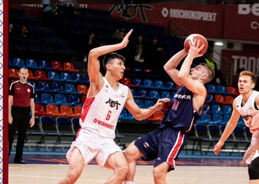 «Зенит-2" и Ильвовский покорили Владивосток. "Барнаул" уже третий. Обзор матчей Суперлиги 