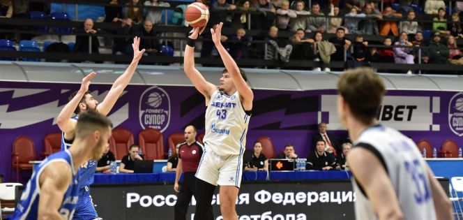 Фрагмент матча "Динамо" (Владивосток) - "Зенит-2" (Санкт-Петербург). Фото: РФБ