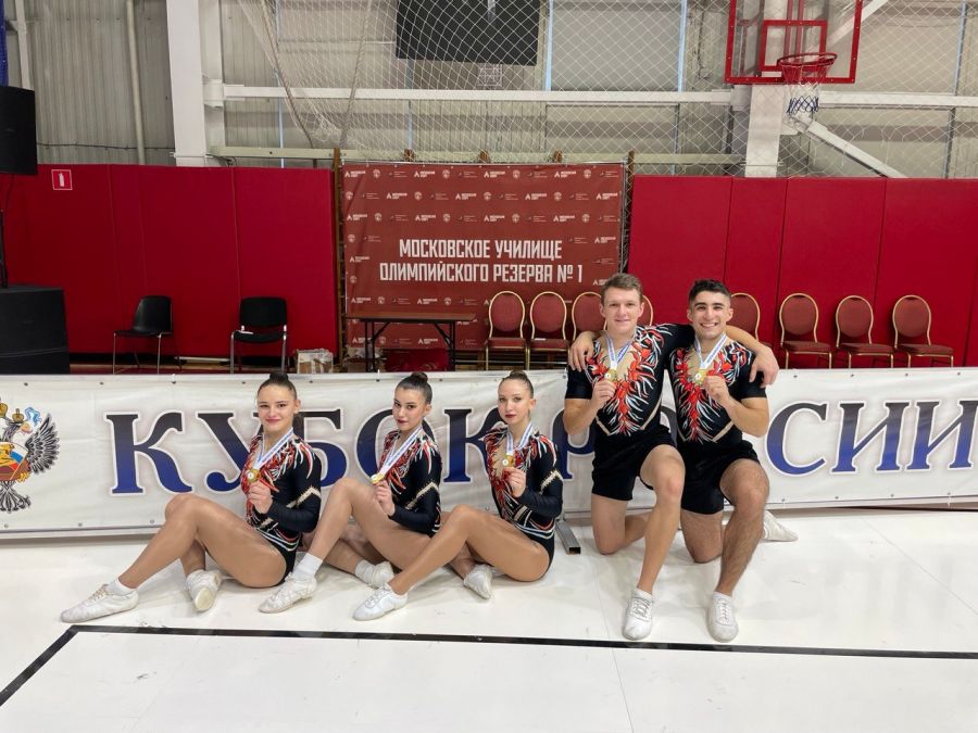 Победители Кубка России-2023 (слева направо): Анастасия Закопко, Мария Погорелая, Вероника Малеева, Иван Басов и Асканаз Галстян. 