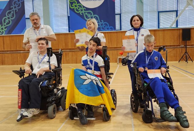 Егор Лосев (справа) - бронзовый призер финального этапа Кубка России по бочча