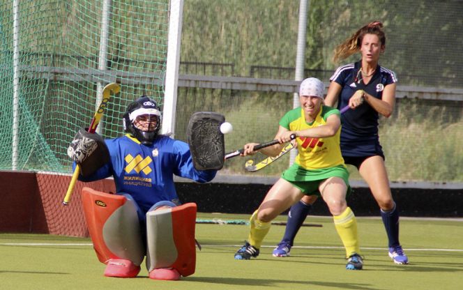 Под руководством нового главного тренера Валентины Апельганец «Коммунальщик» потерпел поражение от казанского «Динамо-ГАП» – 3:8.