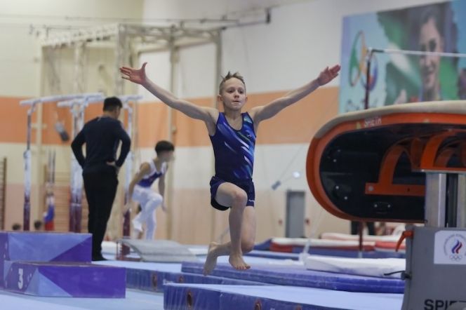 Барнаульский гимнаст Никита Фаминцев стал победителем всероссийских соревнований «Олимпийские надежды»
