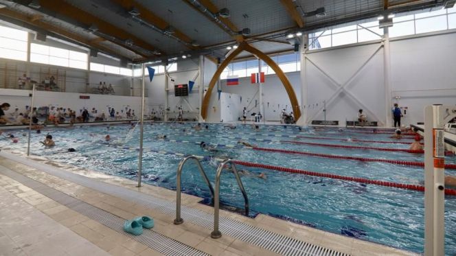 Паралимпийским чемпионам на смену. 17 медалей завоевали на всероссийских соревнованиях в Омске бийские пловцы с ПОДА 