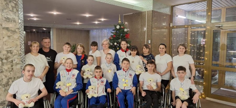 Паралимпийским чемпионам на смену. 17 медалей завоевали на всероссийских соревнованиях в Омске бийские пловцы с ПОДА 