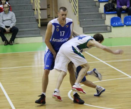 На два фронта