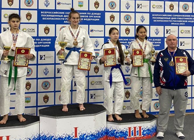 На первой ступени Дарья Зайцева, победительница турнира в весе до 52 кг. Фото: Федерация дзюдо России