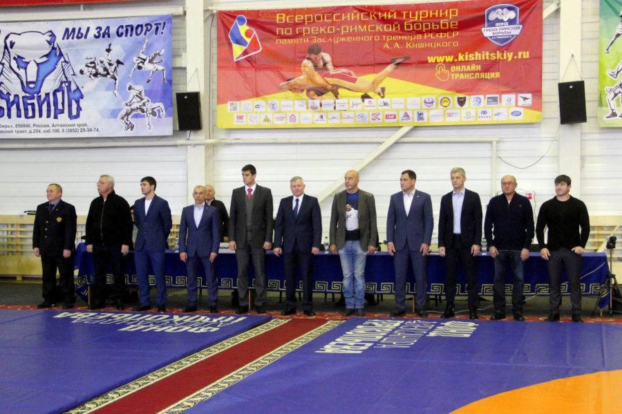 Алтайские борцы завоевали восемь медалей на Всероссийском турнире памяти Анатолия Кишицкого (фото)