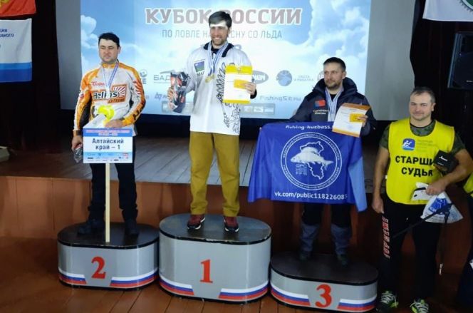 Призовой пьедестал Кубка России. Дмитрий Братченко на второй ступени. 