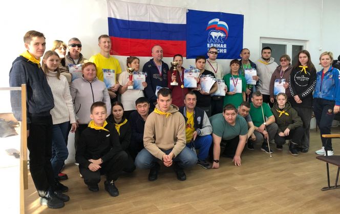 Участники соревнований и волонтеры