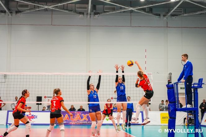 Пока без побед. Волейболистки «Алтая-Бочкарей» провели матчи второго тура чемпионата России среди сибирских женских команд Первой лиги
