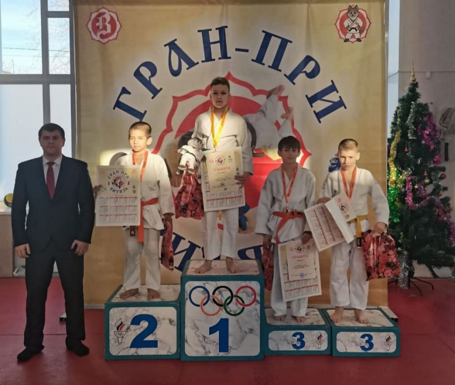 Призеры в весовой категории 31 кг. Фото: КСШОР