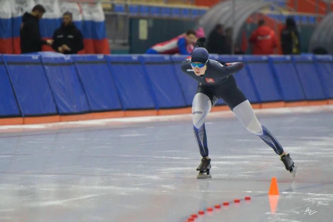 На конькобежной дорожке Алиса Беккер