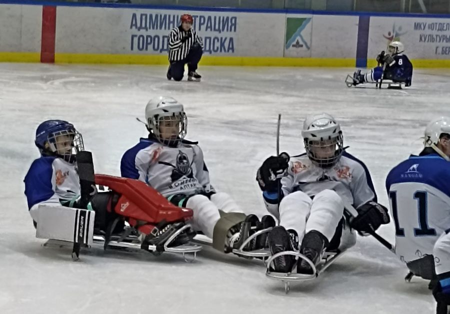 Детская команда по следж-хоккею «ВОИтели-Алтай»  приняла участие в первом выездном турнире