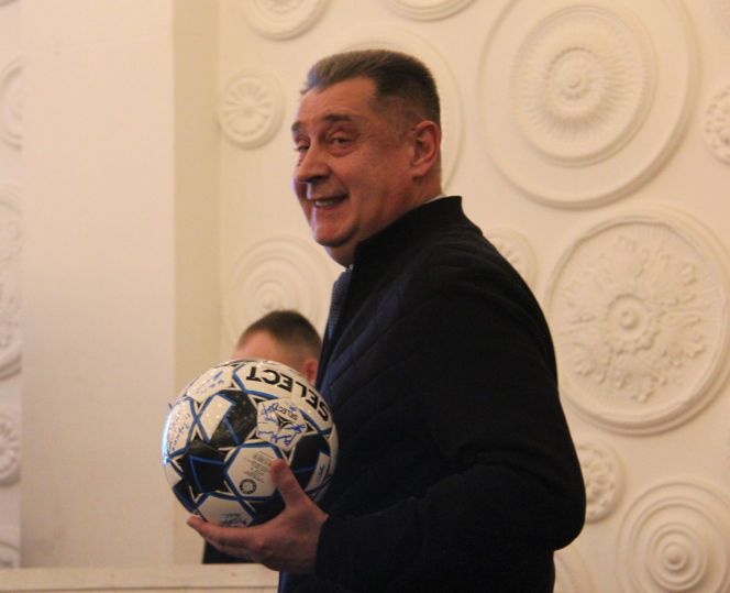 Почётной грамотой Президента РФ награждён Евгений Кожевников,  директор барнаульской СШОР по спортивной гимнастике Сергея Хорохордина