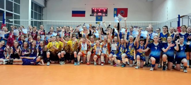 В Заринске прошли краевые соревнования «Снежинка» среди девушек 2011-2012 годов рождения