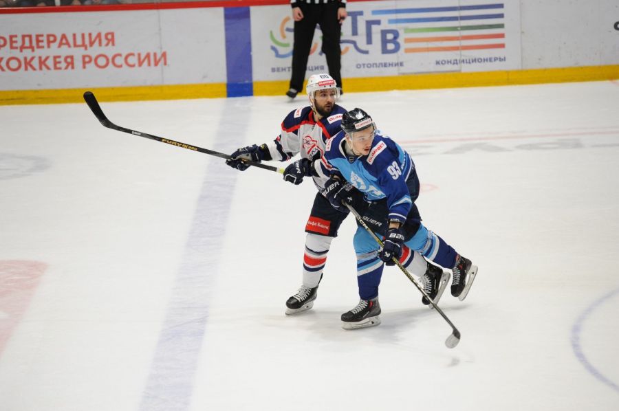 Игроки ХК «Динамо-Алтай» Никита Миллер, Иван Сапунов, Максим Неволин и Александр Когалев рассказали о планах на 2024 год, своих сильных сторонах и кумирах