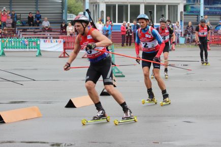 Четырёхкратный олимпийский чемпион Александр Тихонов посетил в Барнауле чемпионат России по летнему биатлону среди ветеранов (фото).