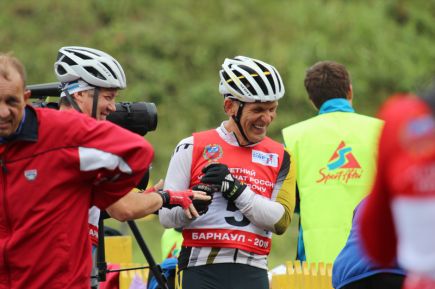 Четырёхкратный олимпийский чемпион Александр Тихонов посетил в Барнауле чемпионат России по летнему биатлону среди ветеранов (фото).