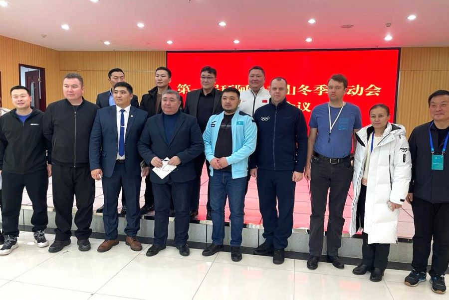 Участники организационного совещания - представители команд