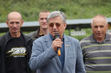 Четырёхкратный олимпийский чемпион Александр Тихонов посетил в Барнауле чемпионат России по летнему биатлону среди ветеранов (фото).