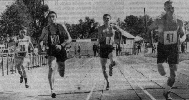 Соревнования по лёгкой атлетике. Фото: Евгений Налимов/"Алтайская правда"