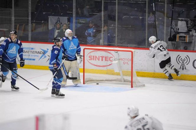 «Динамо-Алтай» на своём льду уступил 1:2 челябинскому «Челмету»