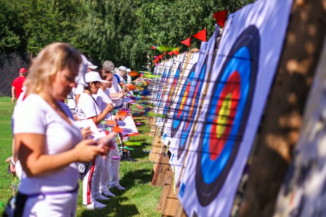 Краевая федерация стрельбы из лука организовала первый в истории открытый чемпионат края по своему виду спорта.