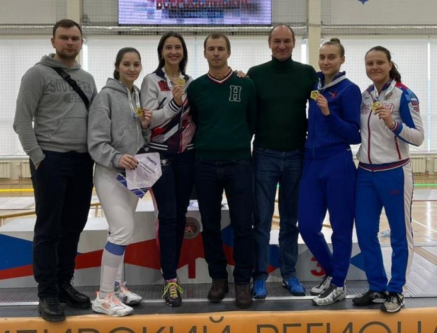 Сильное звено. Саблистка Анна Смирнова завоевала золото 1-го этапа «Гран-при» в составе квартета «Россия-1»