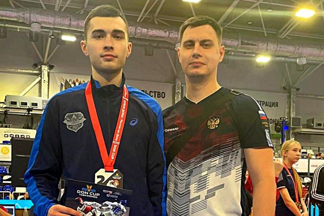 Ян Искуснов вместе с тренером Антоном Суворовым