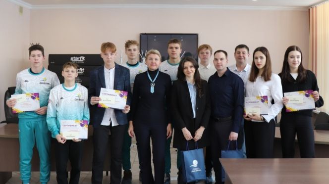 В СШОР по волейболу «Заря Алтая» состоялось награждение лучших спортсменов 2023 года