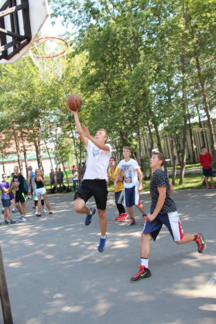 В Барнауле состоялся краевой фестиваль дворового спорта (фото).