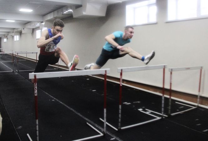 В Барнауле состоялся чемпионат Алтайского края в помещении памяти заслуженного тренера РСФСР Юрия Захарова