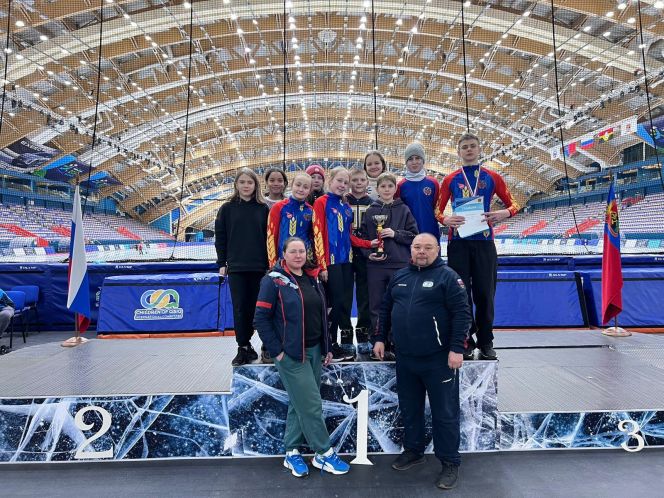 В полном составе за «Серебряными коньками». Конькобежцы Алтая завоевали место в финале всероссийских соревнований 