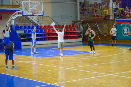 "Алтайбаскет" провёл первую тренировку в полном составе под руководством главного тренера Михаила Терехова.