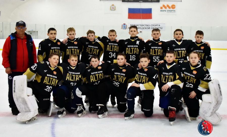 Команда "Бочкари" 2011-2012 годов рождения. Фото: Континентальная детская хоккейная лига "Золотая шайба"