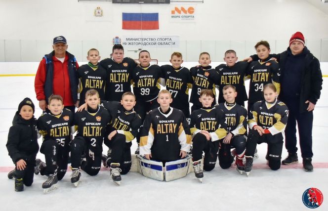 Команда "Бочкари" 2013-2014 годов рождения. Фото: Континентальная детская хоккейная лига "Золотая шайба"