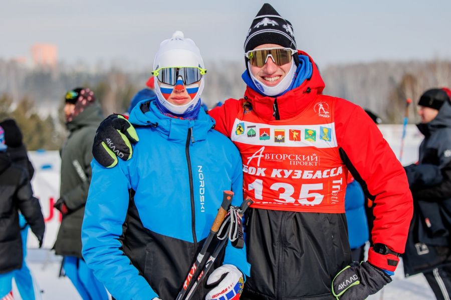 Егор Бобров (слева) со своим братом Андреем, который написал этот материал. Фото: Руслан Шакиров