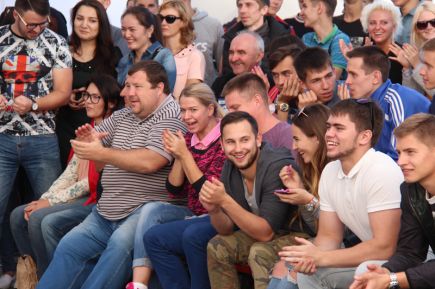 Праздничный стук мячей