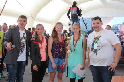 Праздничный стук мячей