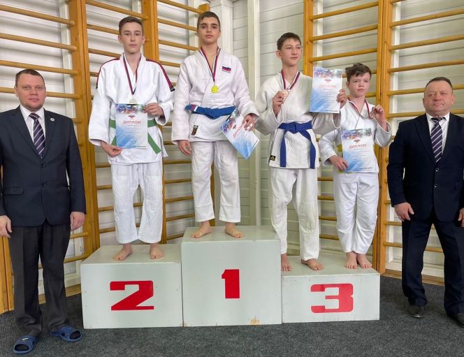 С прицелом на Спартакиаду учащихся. В Барнауле состоялось первенство Алтайского края среди спортсменов до 18 лет