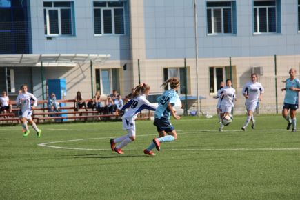Женская футбольная команда "Алтай" обыграла на своём поле иркутский "Рекорд" - 1:0 (фото). 