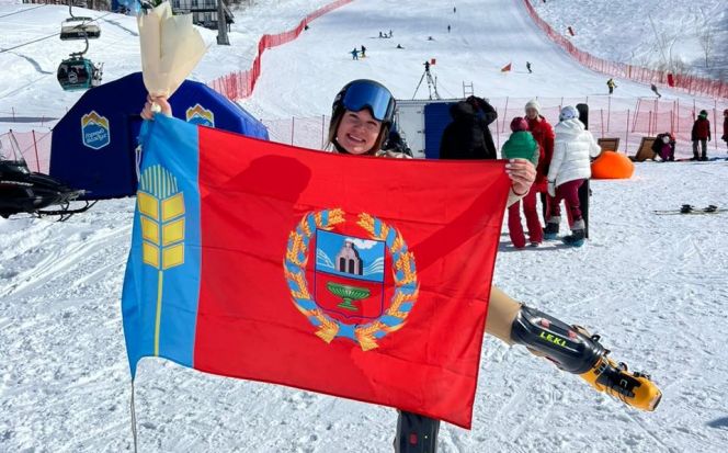 Мария Травиничева - серебряный призер первенства России по сноуборду в параллельном слаломе-гиганте