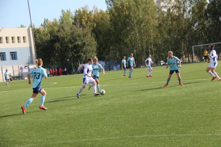 Женская футбольная команда "Алтай" обыграла на своём поле иркутский "Рекорд" - 1:0 (фото). 