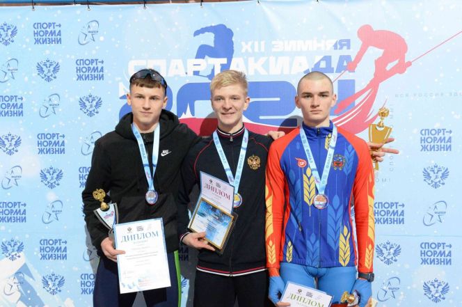 Конькобежец Константин Афанасьев - бронзовый призер XII зимней Спартакиады учащихся России 