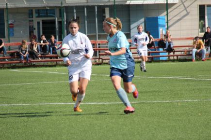 Женская футбольная команда "Алтай" обыграла на своём поле иркутский "Рекорд" - 1:0 (фото). 