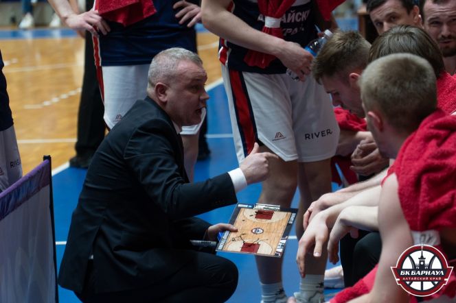 Тайм-аут Александра Герасимова. Фото: БК "Барнаул"