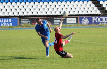 Барнаульское «Динамо» потерпело первое домашнее поражение, уступив «Чите» – 3:4 (фото).
